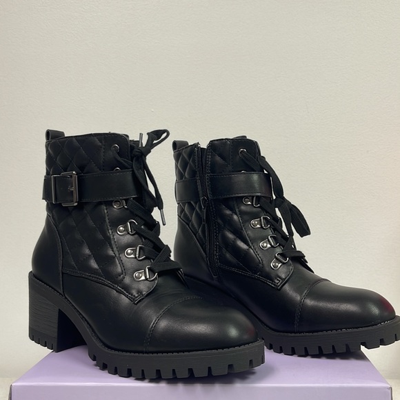 Brand new with box Women’s Madden Girl Black Harlow Combat Boots. Size is 9.5. - Picture 2 of 16